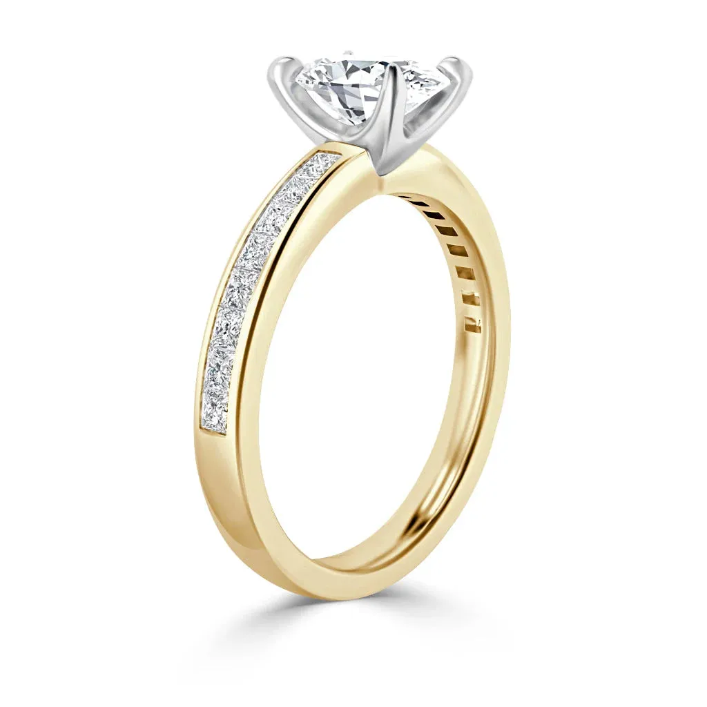 Amelia - 18ct Yellow Gold - Oval