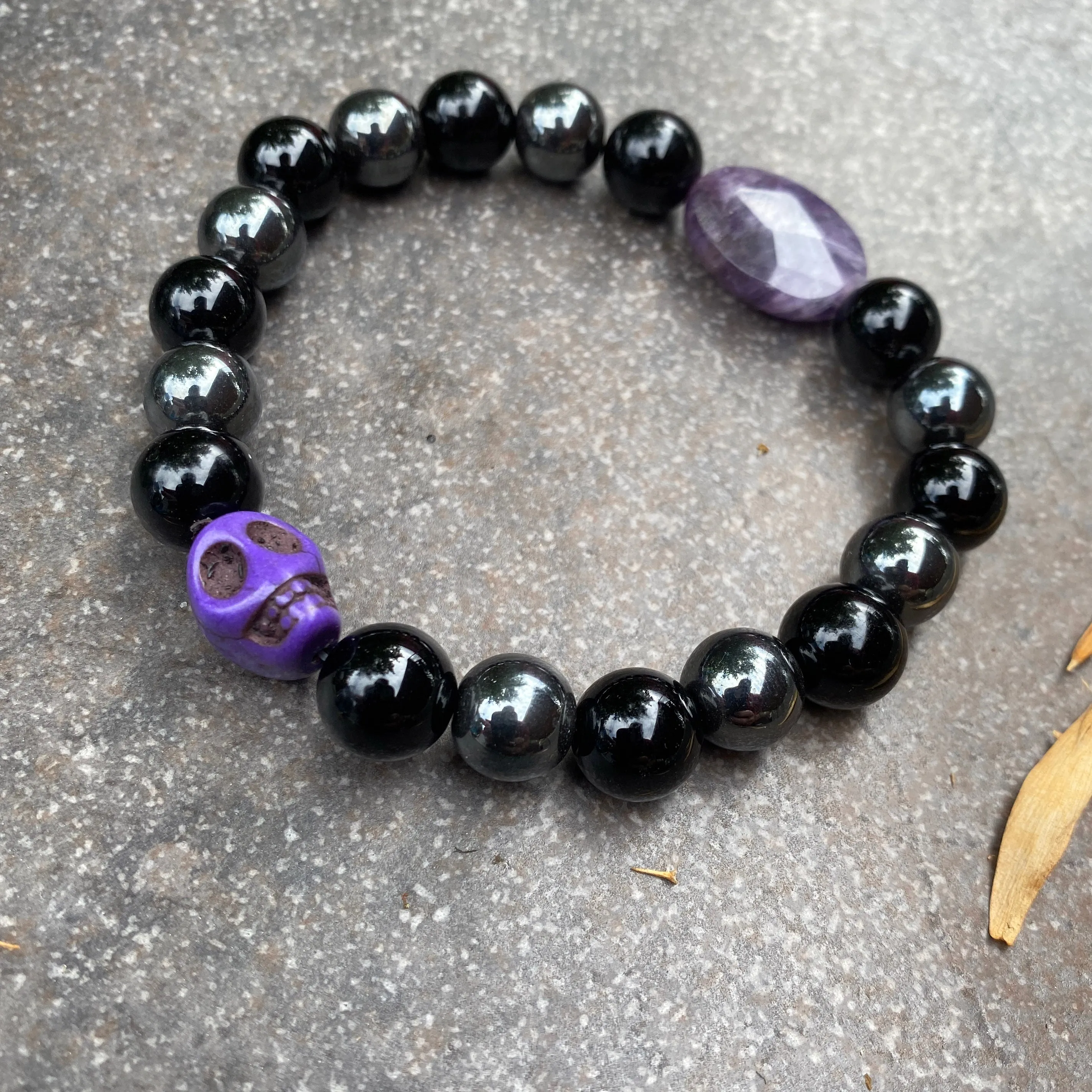 Hematite, Onyx, Amethyst, Howlite Gemstone Skull Stretch Bracelet