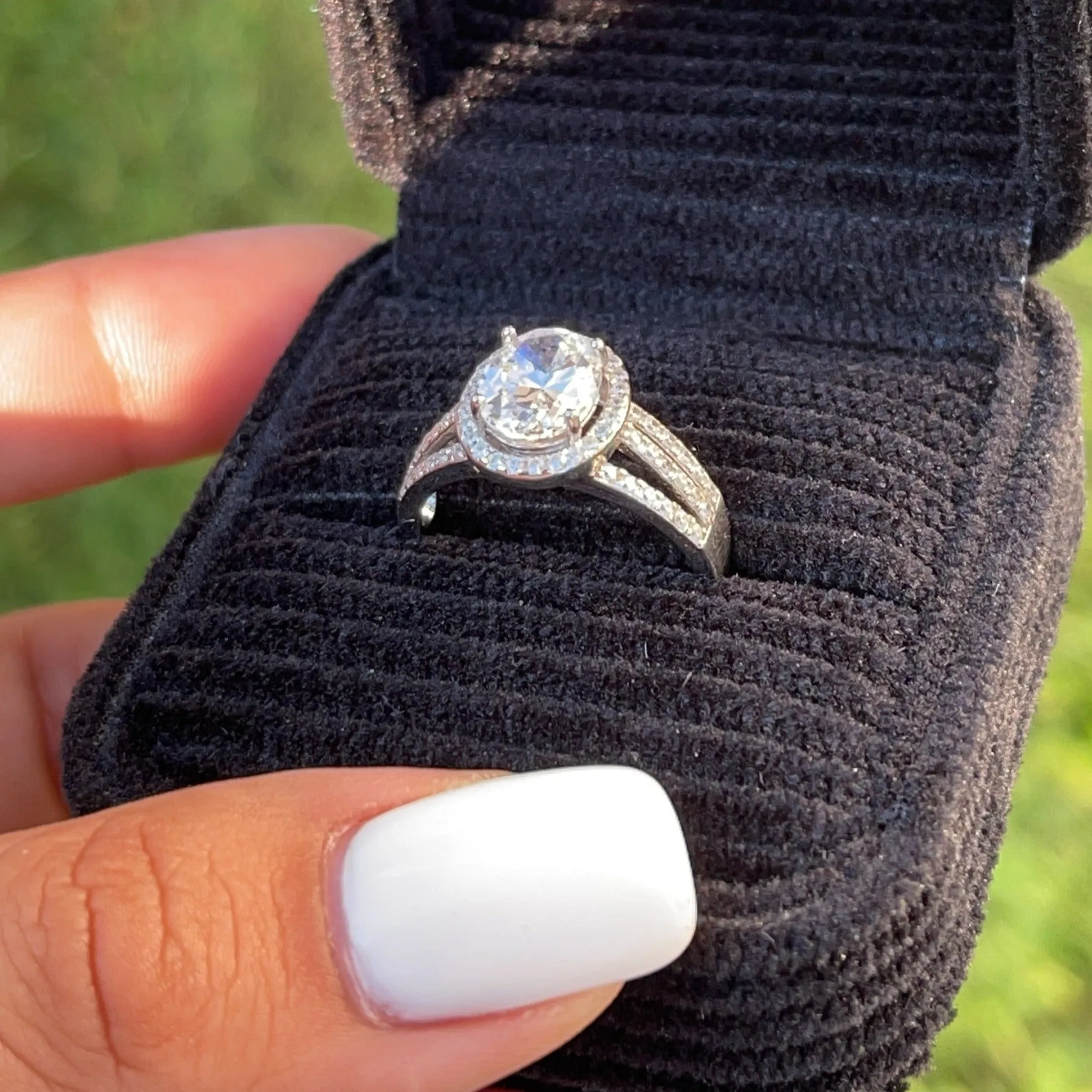 MONIQUE MOISSANITE RING